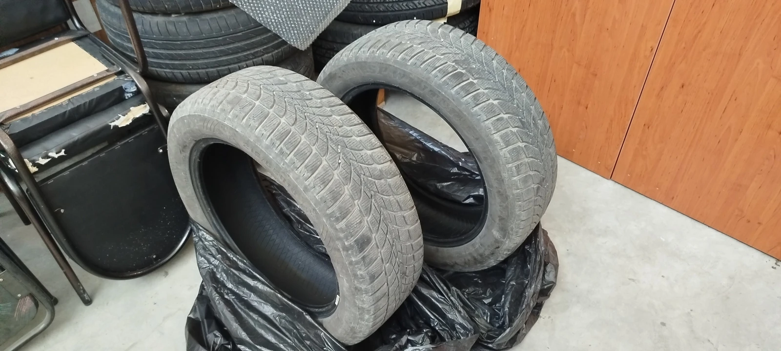 Гуми Зимни 215/55R18