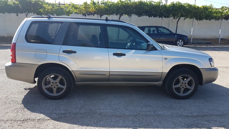 Subaru Forester 2.0i 125кс газ, снимка 4 - Автомобили и джипове - 47003131