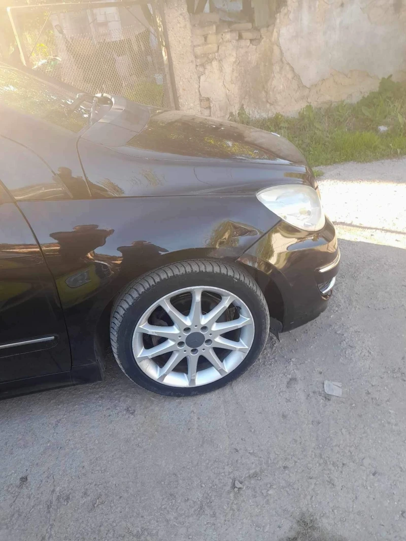 Mercedes-Benz B 180, снимка 2 - Автомобили и джипове - 47666494