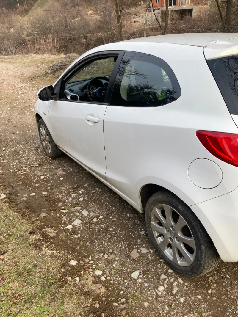 Mazda 2 бензин 1.3 , снимка 5 - Автомобили и джипове - 49241432