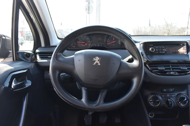 Peugeot 208, снимка 13 - Автомобили и джипове - 49303825