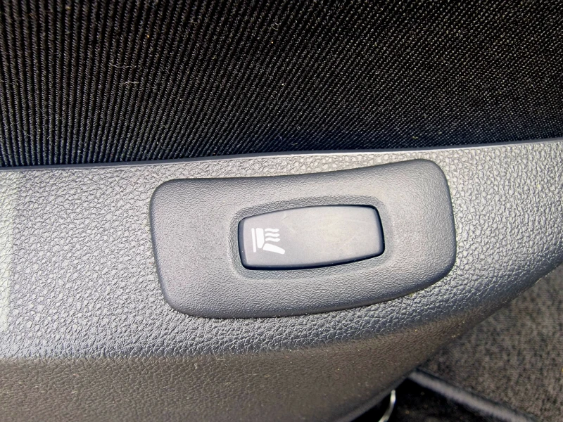 Renault Captur 1.5DCi, снимка 11 - Автомобили и джипове - 51891287