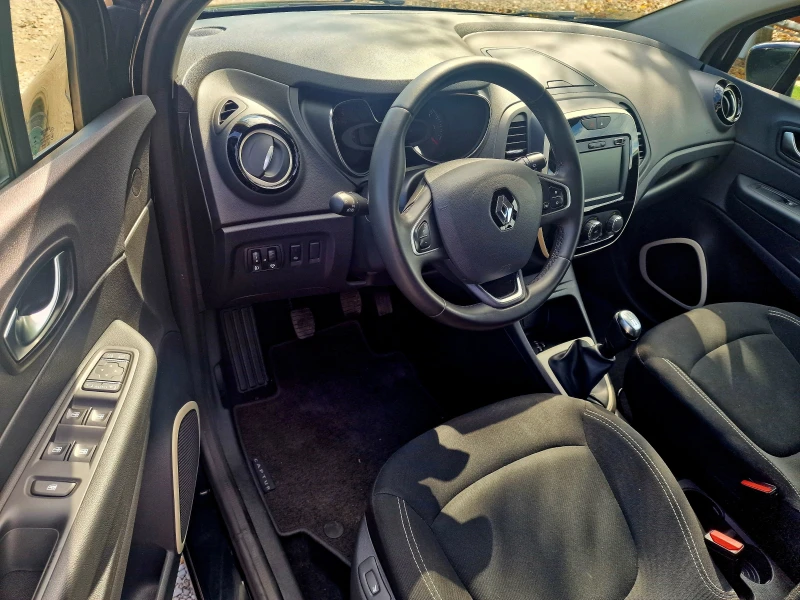 Renault Captur 1.5DCi, снимка 8 - Автомобили и джипове - 51891287