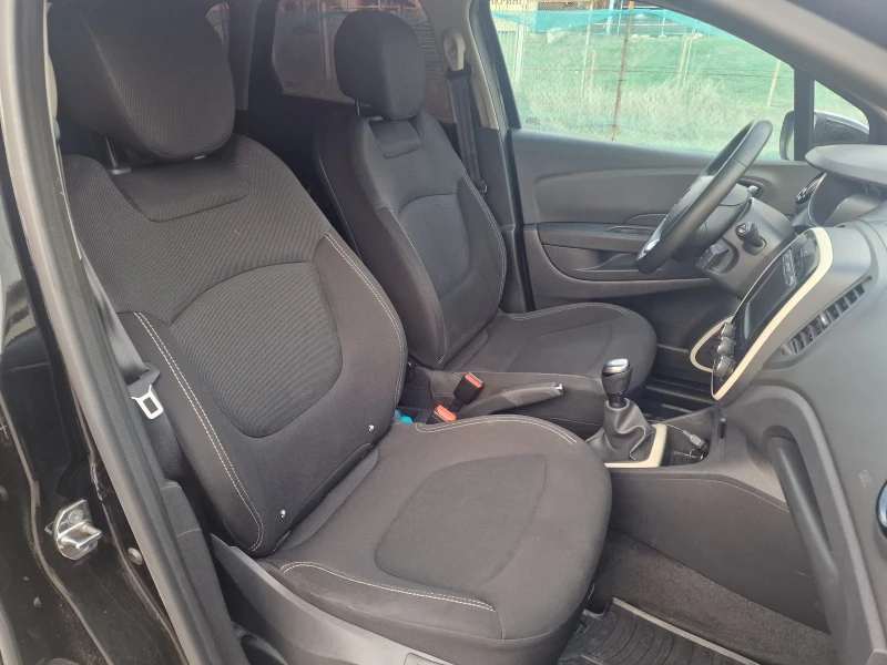Renault Captur 1.5DCi, снимка 9 - Автомобили и джипове - 51891287