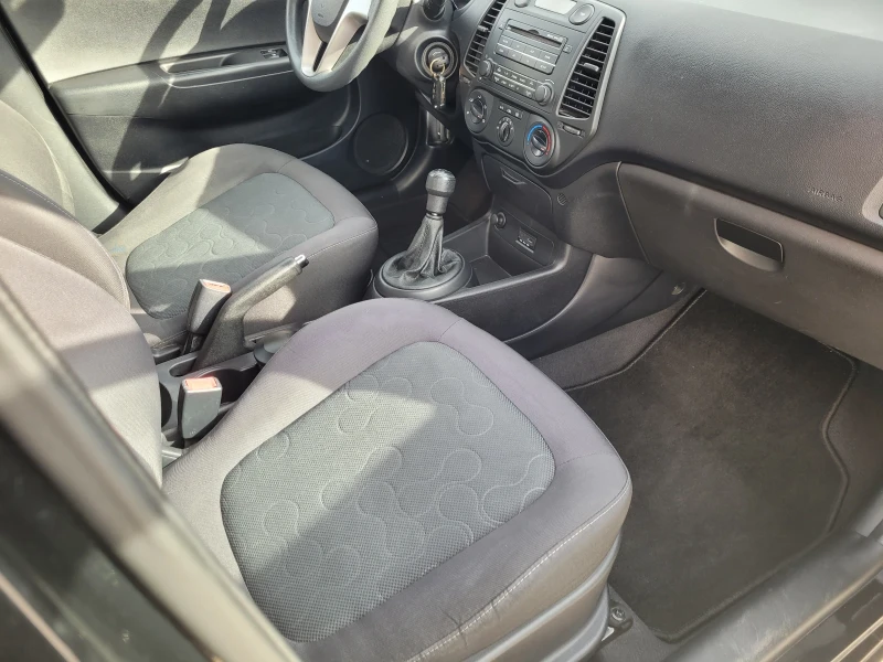 Hyundai I20 1.3 БЕНЗИН, снимка 9 - Автомобили и джипове - 52590973