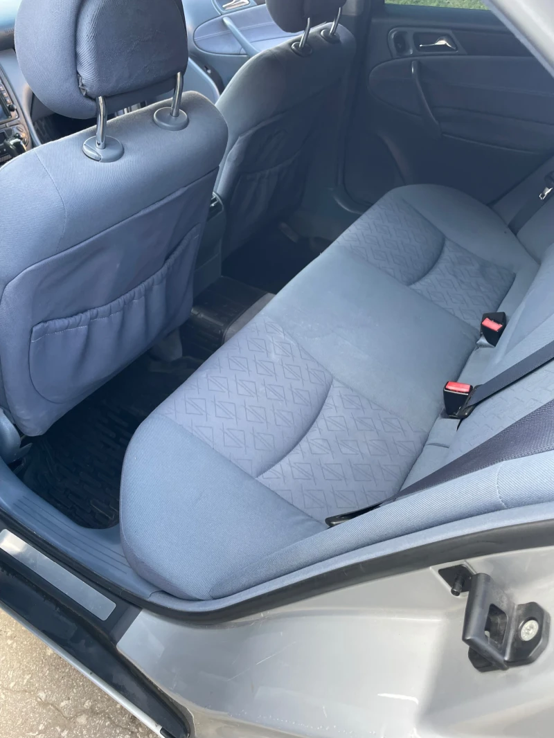 Mercedes-Benz C 200, снимка 8 - Автомобили и джипове - 52865210