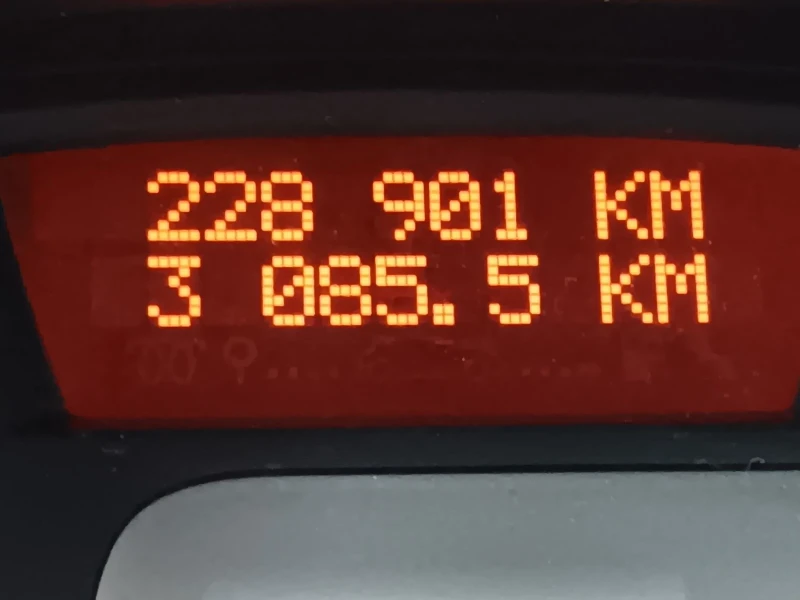 Renault Clio 1.5DCI, снимка 14 - Автомобили и джипове - 52927614