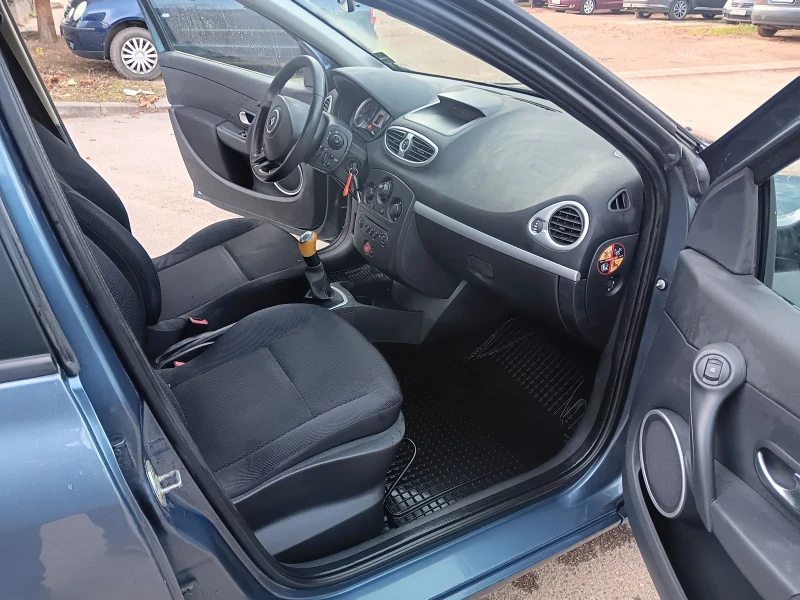 Renault Clio 1.5DCI, снимка 9 - Автомобили и джипове - 52927614