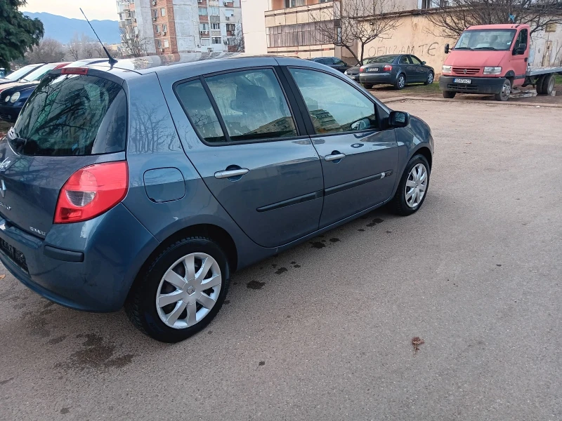 Renault Clio 1.5DCI, снимка 4 - Автомобили и джипове - 52927614