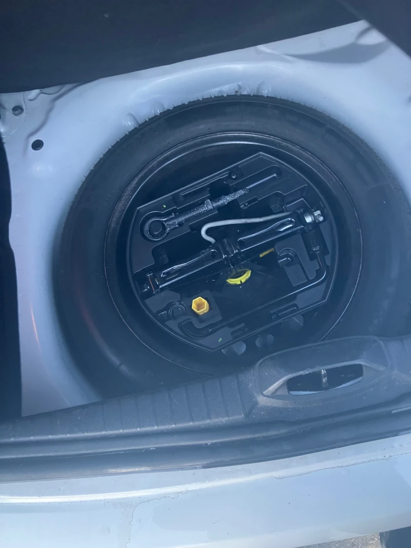 Peugeot 208 1.2 VTi, снимка 8 - Автомобили и джипове - 53117090