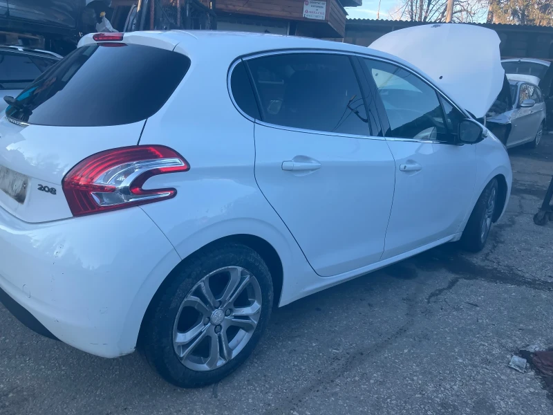 Peugeot 208 1.2 VTi, снимка 4 - Автомобили и джипове - 53117090