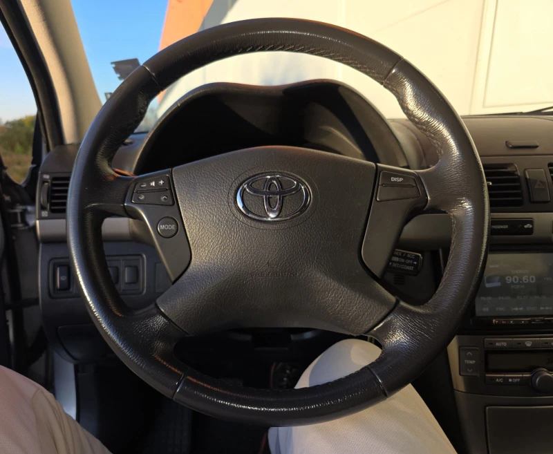 Toyota Avensis D4D, снимка 14 - Автомобили и джипове - 53150276