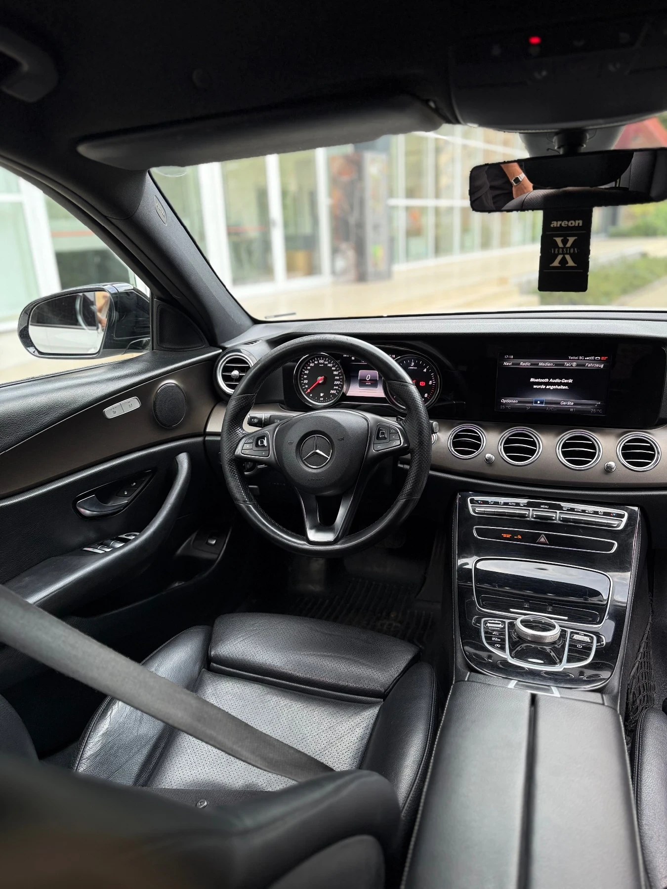 Mercedes-Benz E 220  - изображение 8