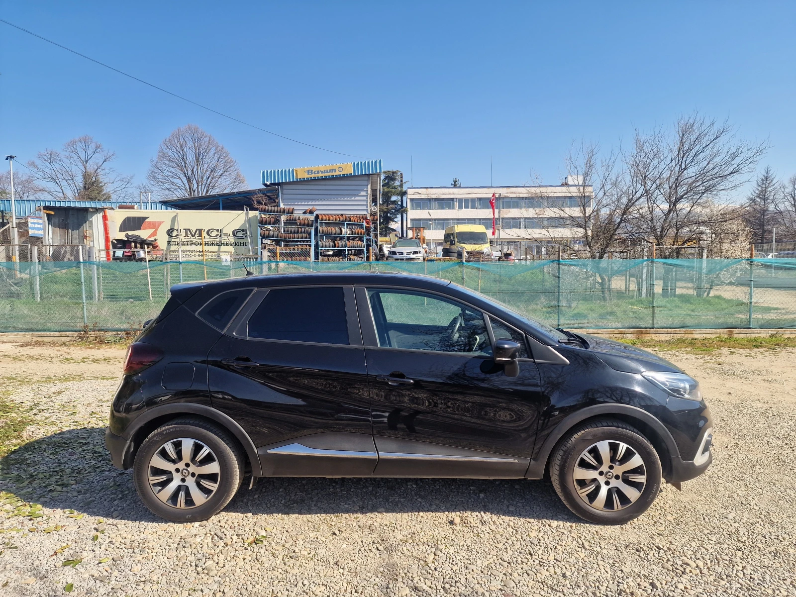 Renault Captur 1.5DCi, снимка 4 - Автомобили и джипове - 51891287
