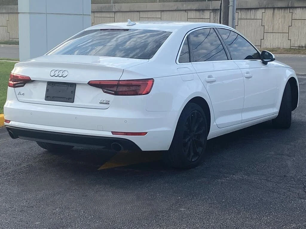 Audi A4 * АВТО КРЕДИТ* ЦЕНА ДО БГ * СЕРВИЗНА ИСТОРИЯ *  - изображение 4