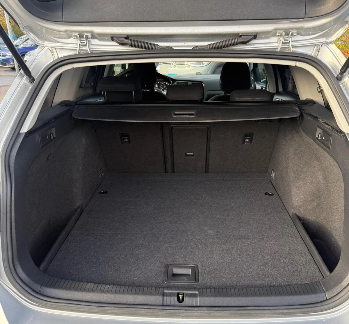 VW Golf VII 1.5 TSI DSG Blue Motion - изображение 8