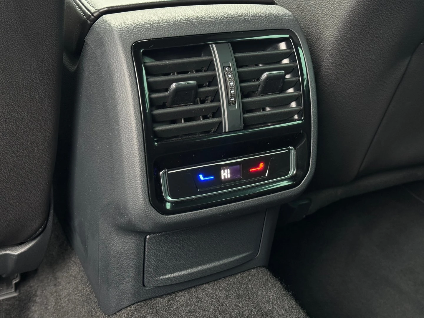 VW Passat VW Passat Var. Business 2.0TDI SCR 4MOT DSG | Mobile.bg � ����������� 16