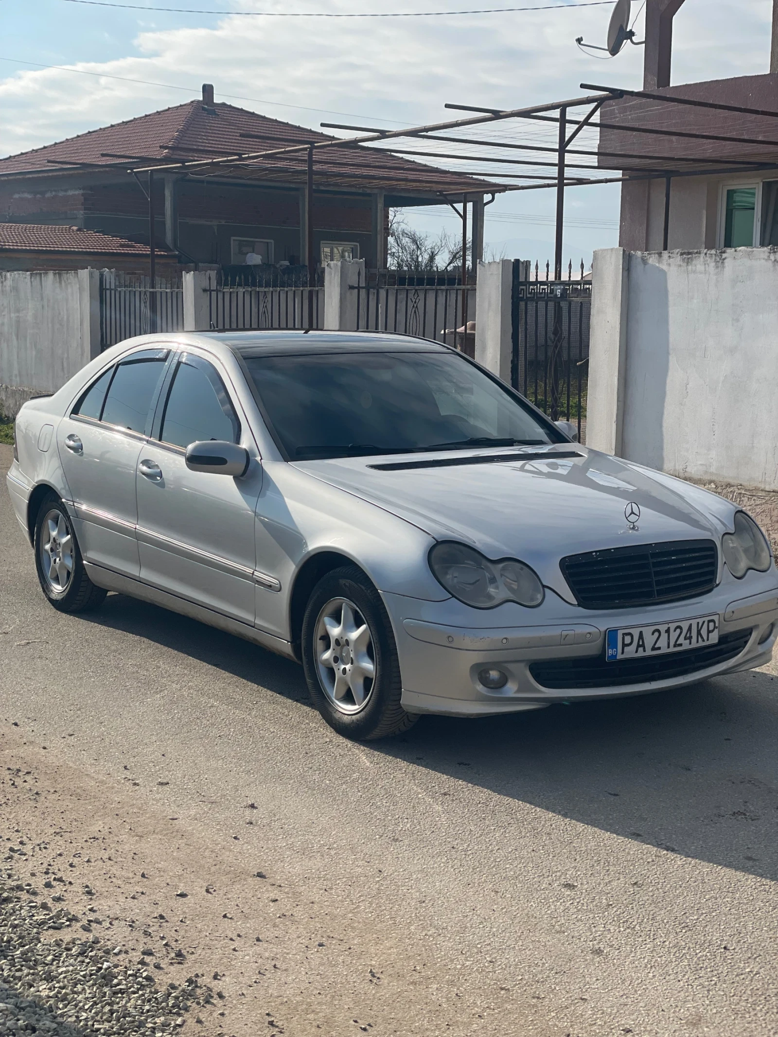 Mercedes-Benz C 200  - изображение 4