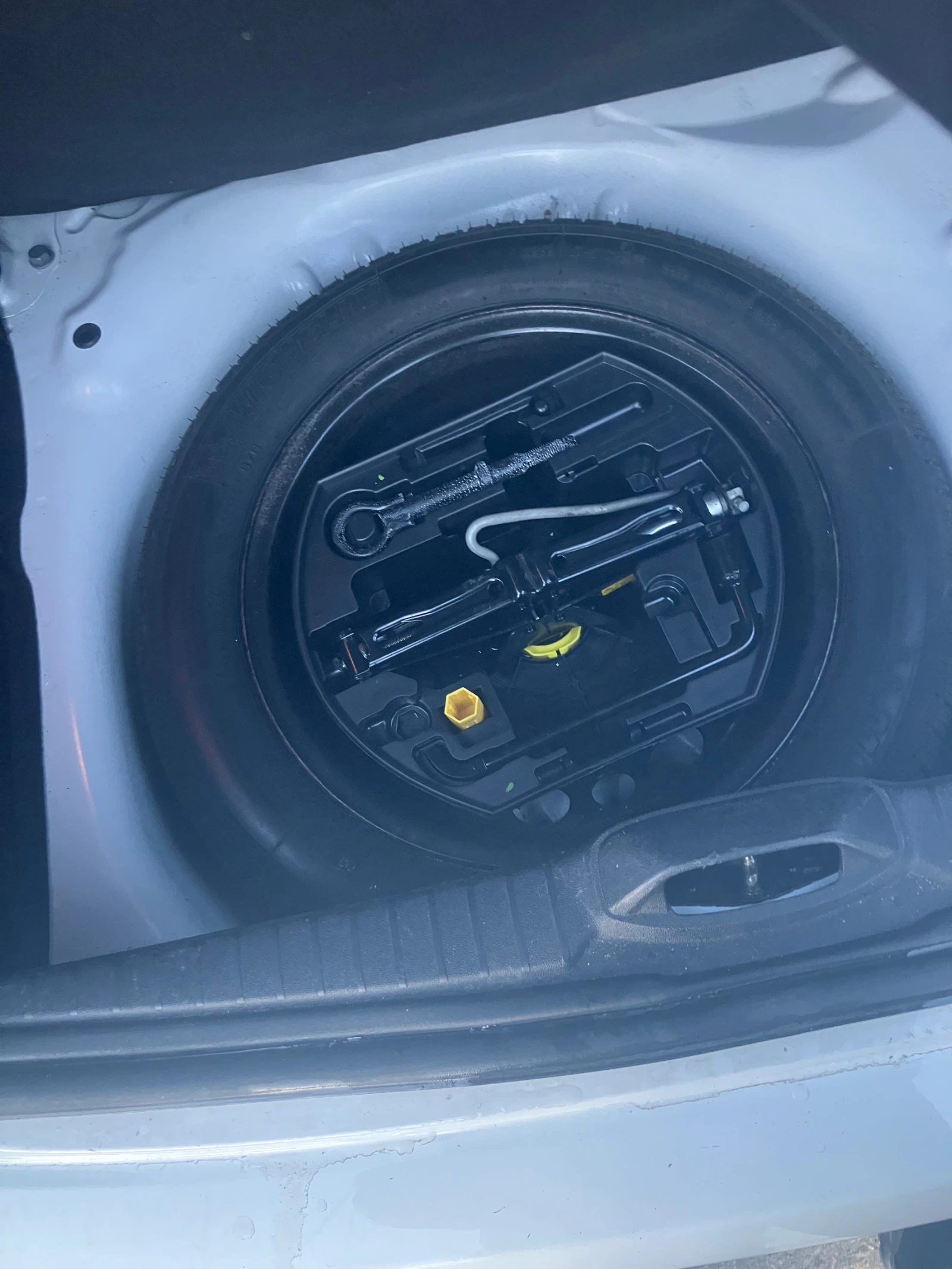 Peugeot 208 1.2 VTi - изображение 8