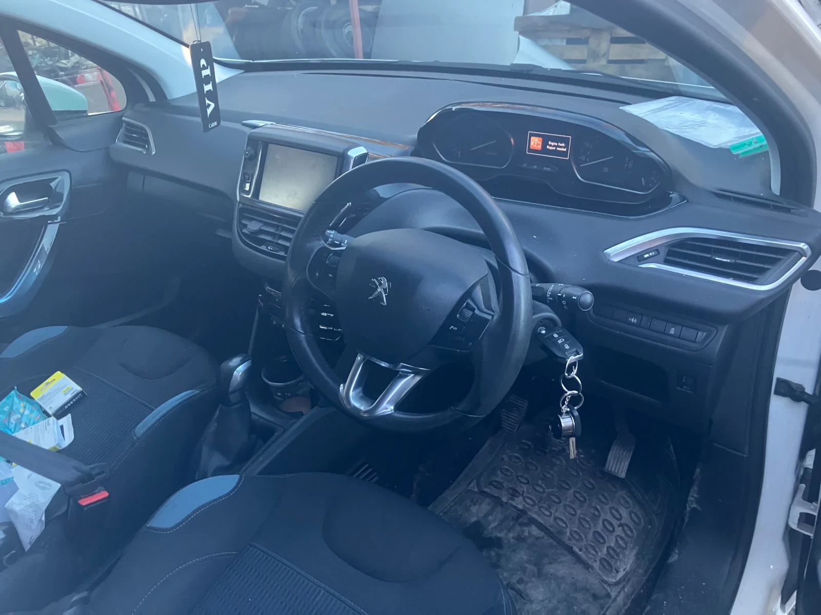 Peugeot 208 1.2 VTi - изображение 9
