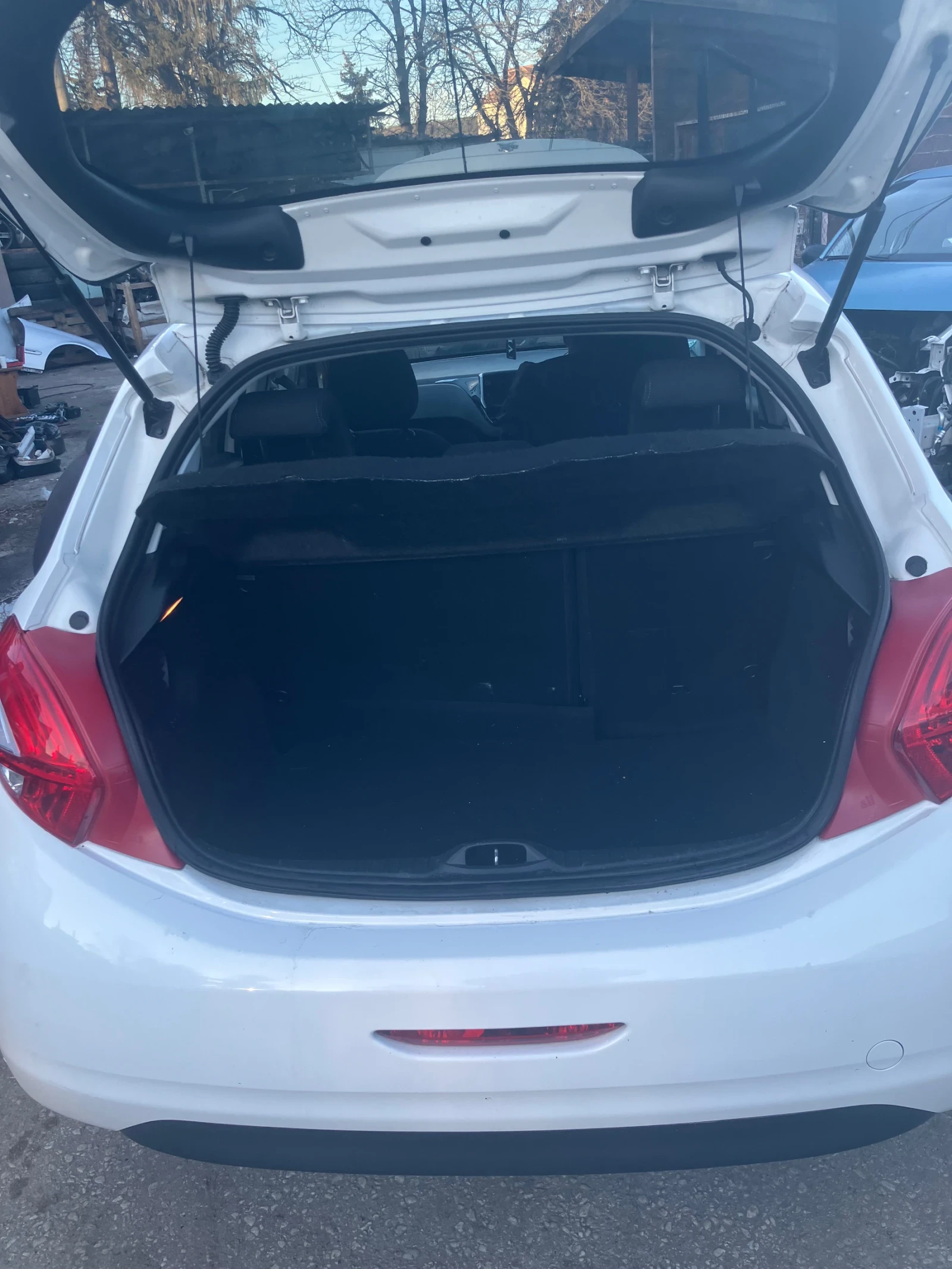 Peugeot 208 1.2 VTi - изображение 2