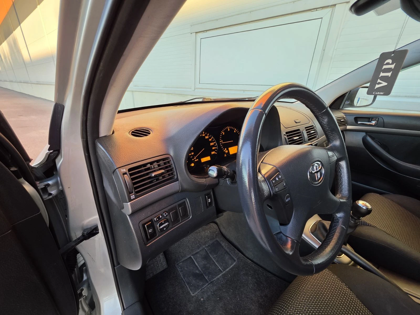 Toyota Avensis D4D - изображение 5