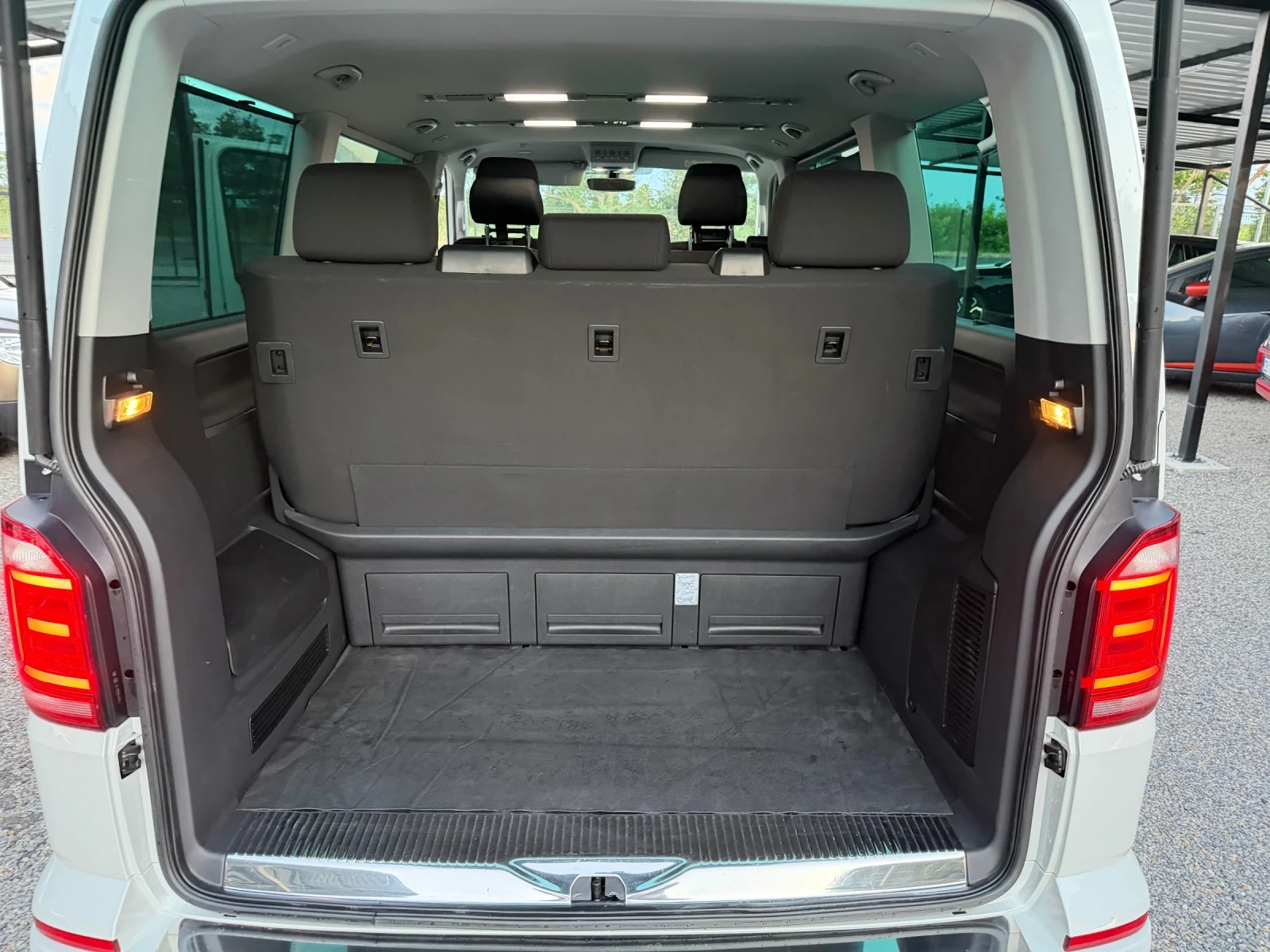 VW Multivan T6, 2.0TDI, DSG7, DiSTR., снимка 9 - Автомобили и джипове - 55157833