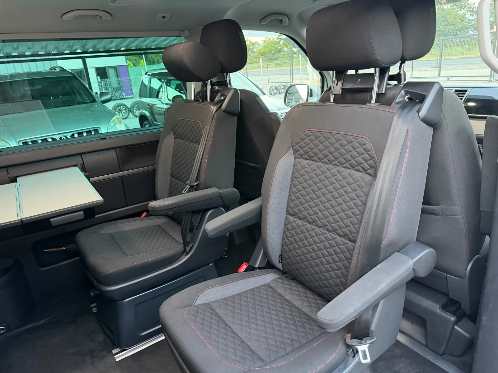 VW Multivan T6, 2.0TDI, DSG7, DiSTR., снимка 17 - Автомобили и джипове - 55157833