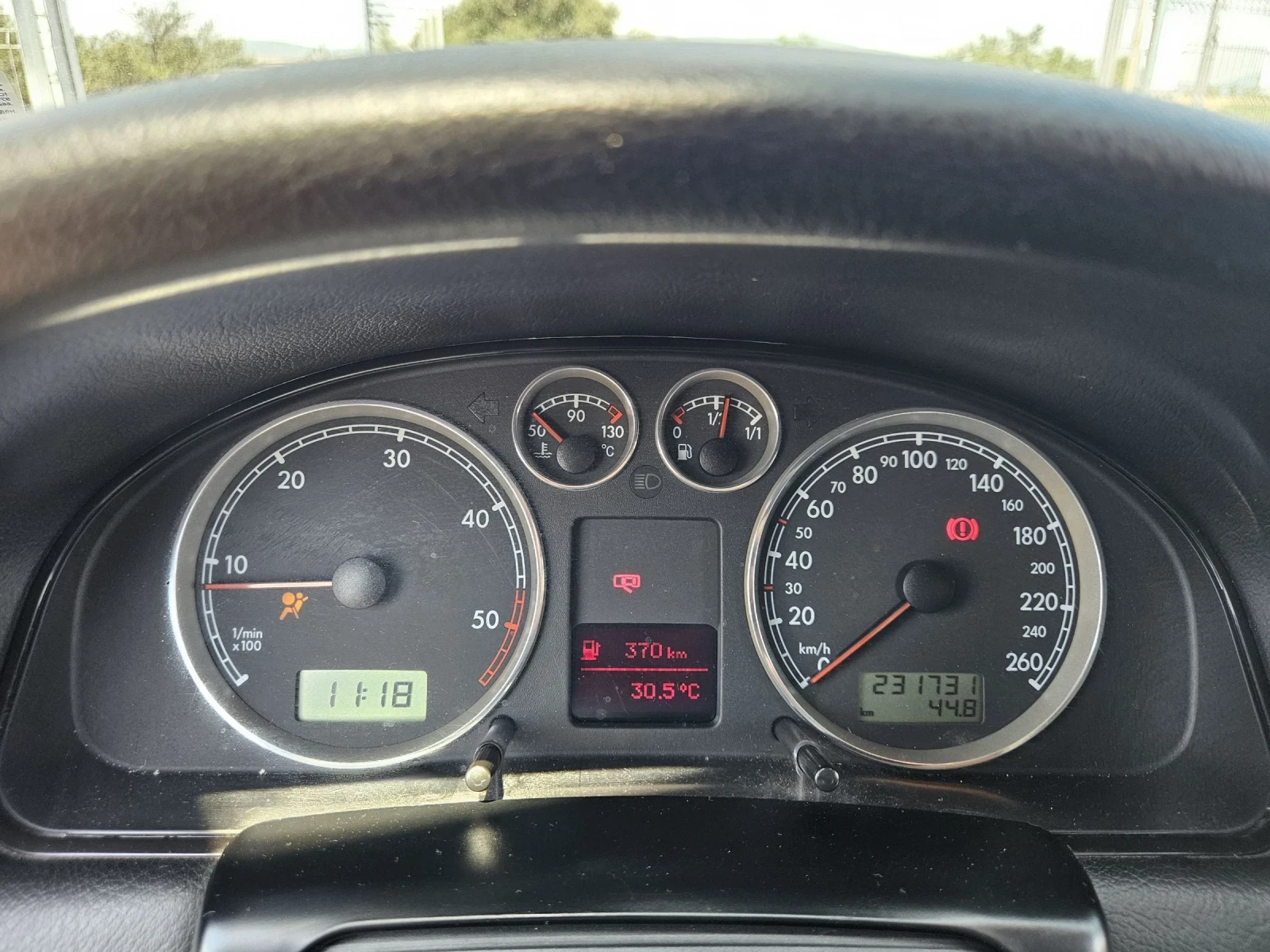 VW Passat 1.9TDI, снимка 14 - Автомобили и джипове - 55351573