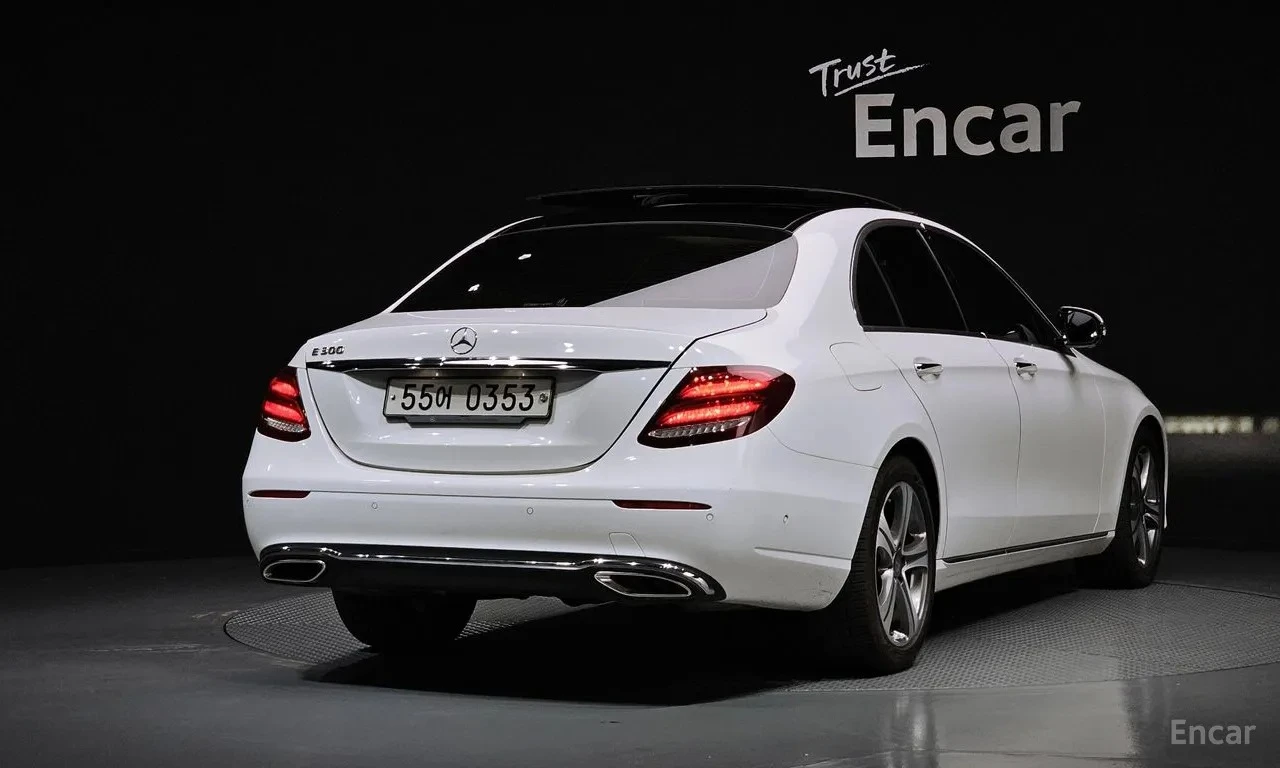 Mercedes-Benz E 300 E300 Avantgarde | 360  | MEMORY | Панорама, снимка 2 - Автомобили и джипове - 55423584