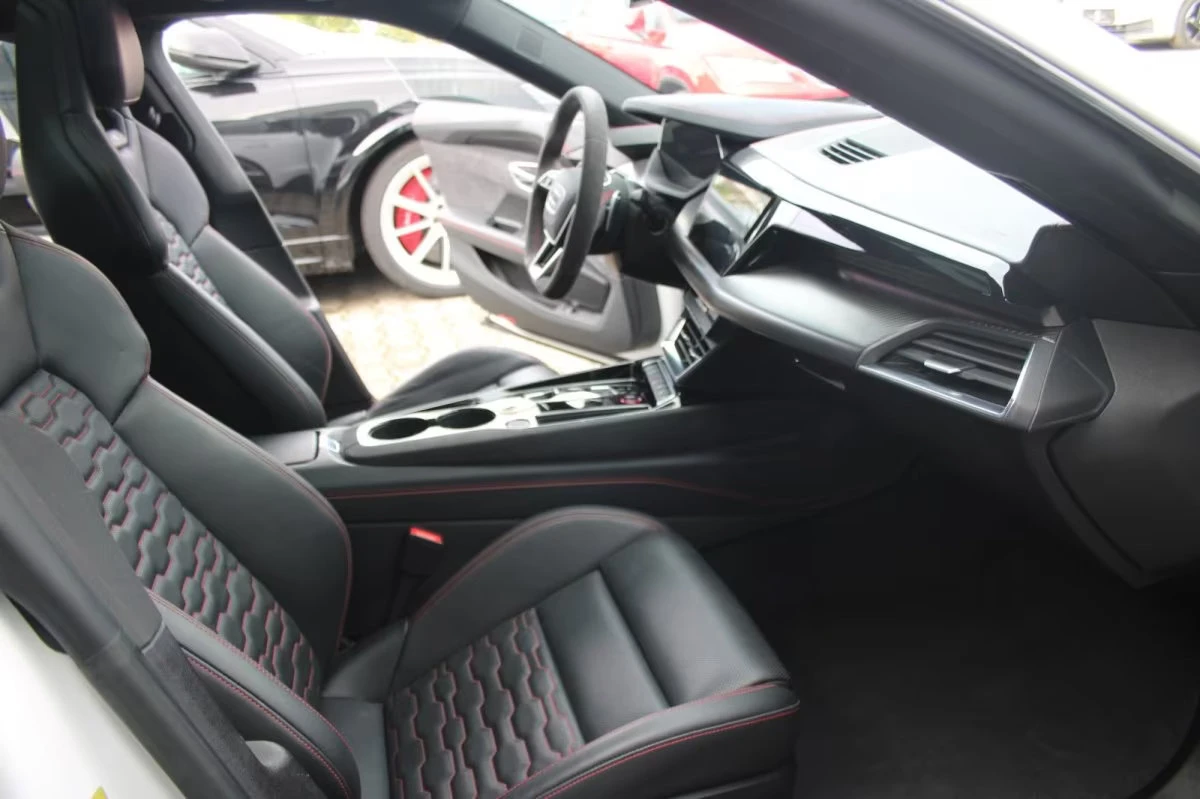 Audi E-Tron GT RS/QUATTRO/598HP/360/PANO/MATRIX/CARBON/787z, снимка 12 - Автомобили и джипове - 55703327