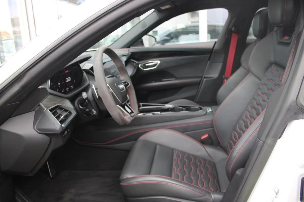 Audi E-Tron GT RS/QUATTRO/598HP/360/PANO/MATRIX/CARBON/787z, снимка 10 - Автомобили и джипове - 55703327