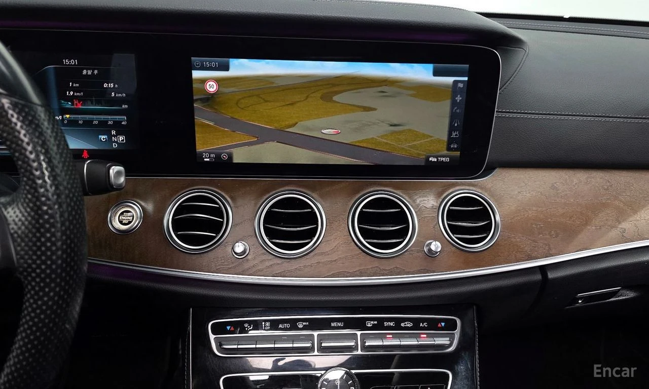 Mercedes-Benz E 300 4MATIC* ДИГИТАЛНО* ТАБЛО* ОБДУХВАНЕ* ХЕДЪП* 360КАМ, снимка 9 - Автомобили и джипове - 55927290
