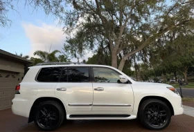 Lexus LX 570 Обдухване* MarkLevinson* Keyless* СервизнаИстория*, снимка 3