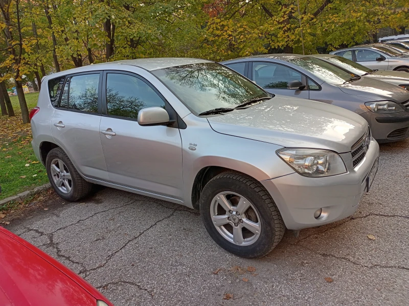 Toyota Rav4, снимка 4 - Автомобили и джипове - 48026784