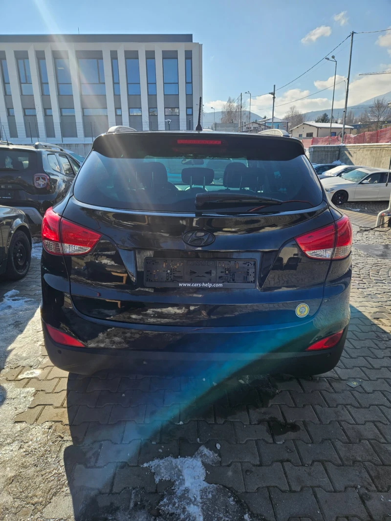 Hyundai IX35 2.0 бензин/АВТОМАТ, снимка 4 - Автомобили и джипове - 48804713