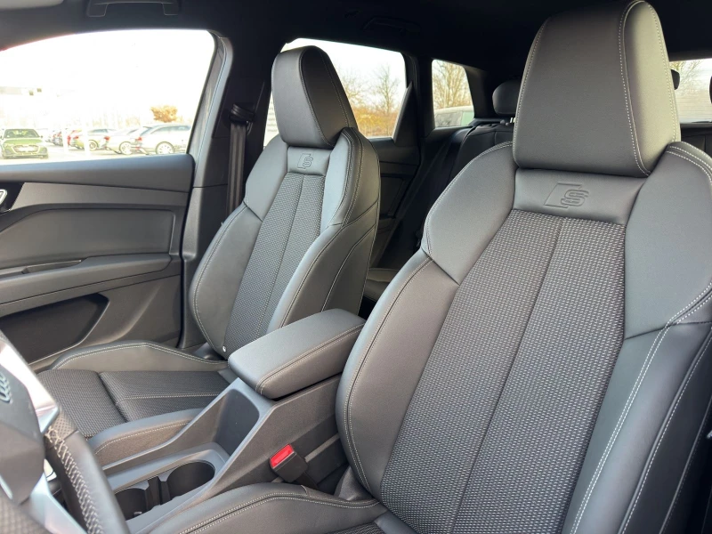 Audi Q4 E-TRON 45 S LINE EDITION HEAD UP , снимка 13 - Автомобили и джипове - 51509017