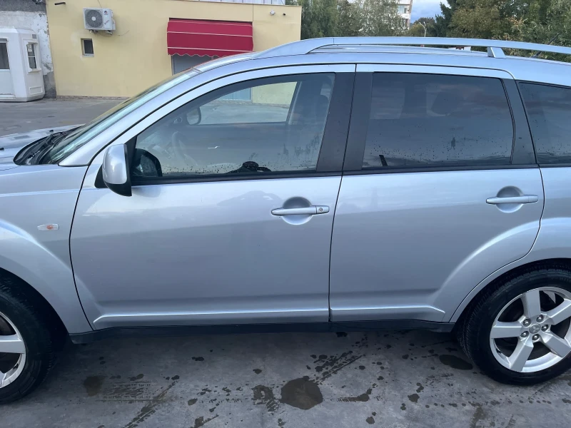 Mitsubishi Outlander, снимка 3 - Автомобили и джипове - 52390726
