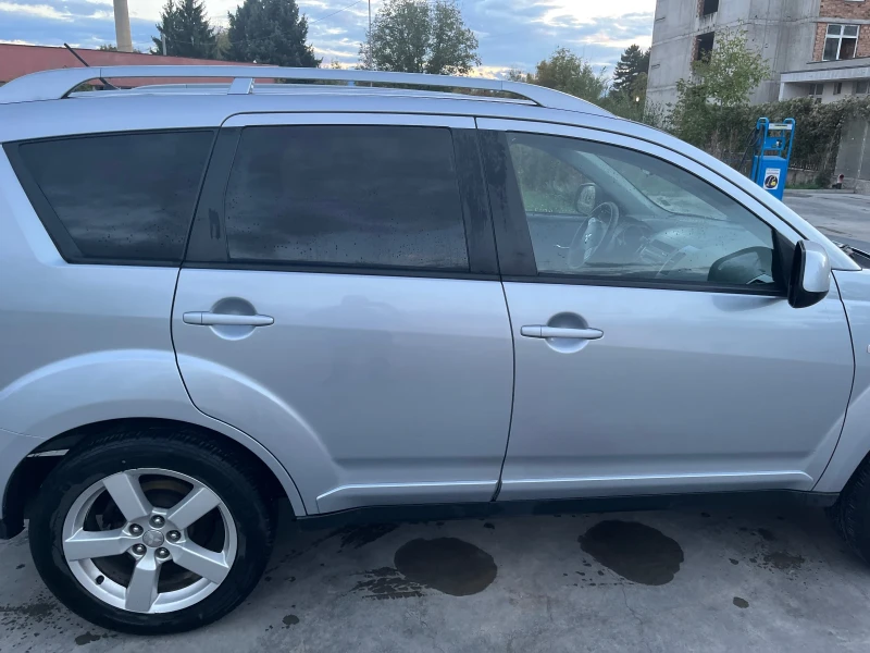 Mitsubishi Outlander, снимка 6 - Автомобили и джипове - 52390726