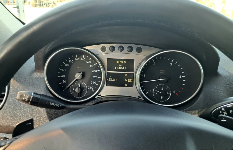 Mercedes-Benz ML 350, снимка 13 - Автомобили и джипове - 52645508