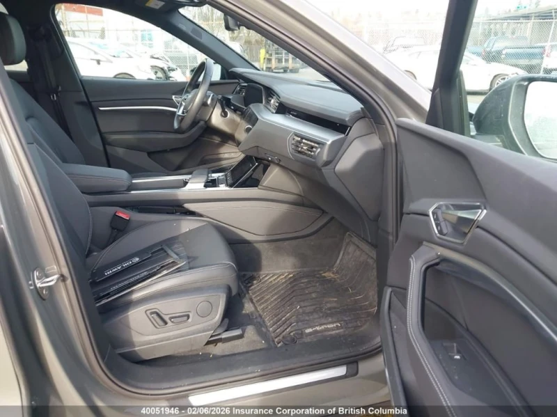 Audi E-Tron Q8 * CARFAX * БЕЗ ПЪРВОНАЧАЛНА ВНОСКА, снимка 10 - Автомобили и джипове - 53467260