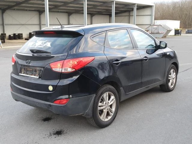 Hyundai IX35 2.0 бензин/ 4х4/ АВТОМАТ, снимка 4 - Автомобили и джипове - 48804713