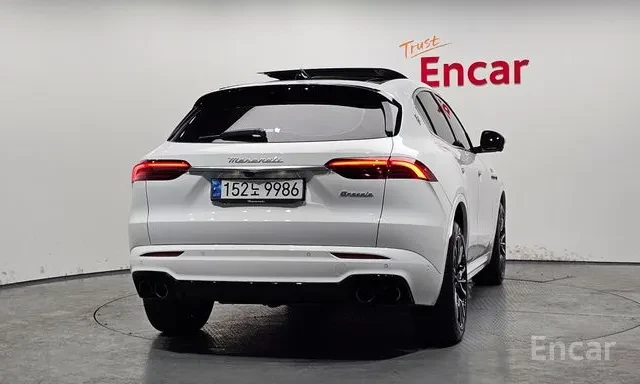 Maserati Grecale GT | 2.0 MHEV | AWD | MATRIX LED | HUD | KEYLESS, снимка 4 - Автомобили и джипове - 55217773