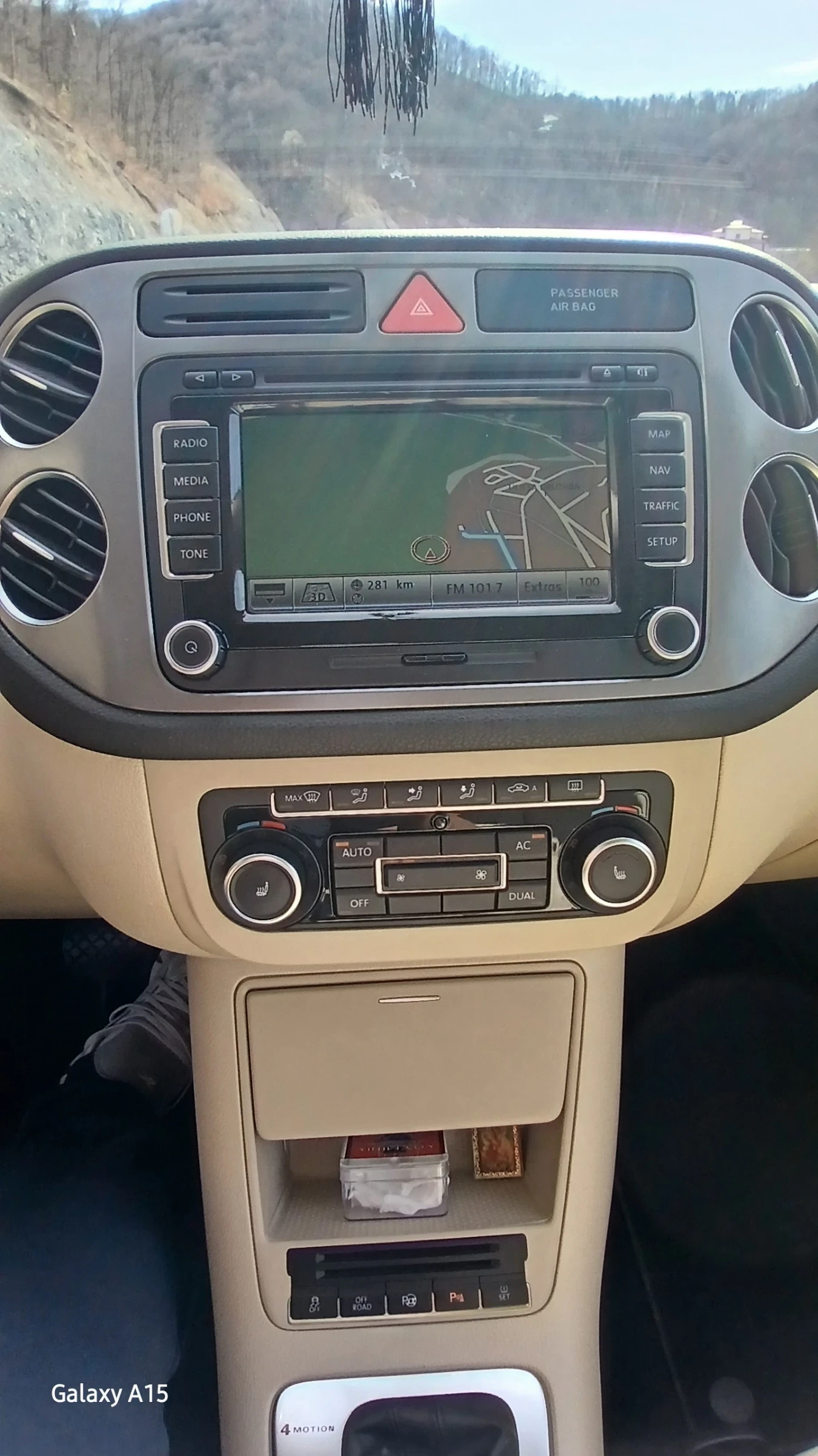 VW Tiguan 2.0TDI 4motion, снимка 14 - Автомобили и джипове - 53777933