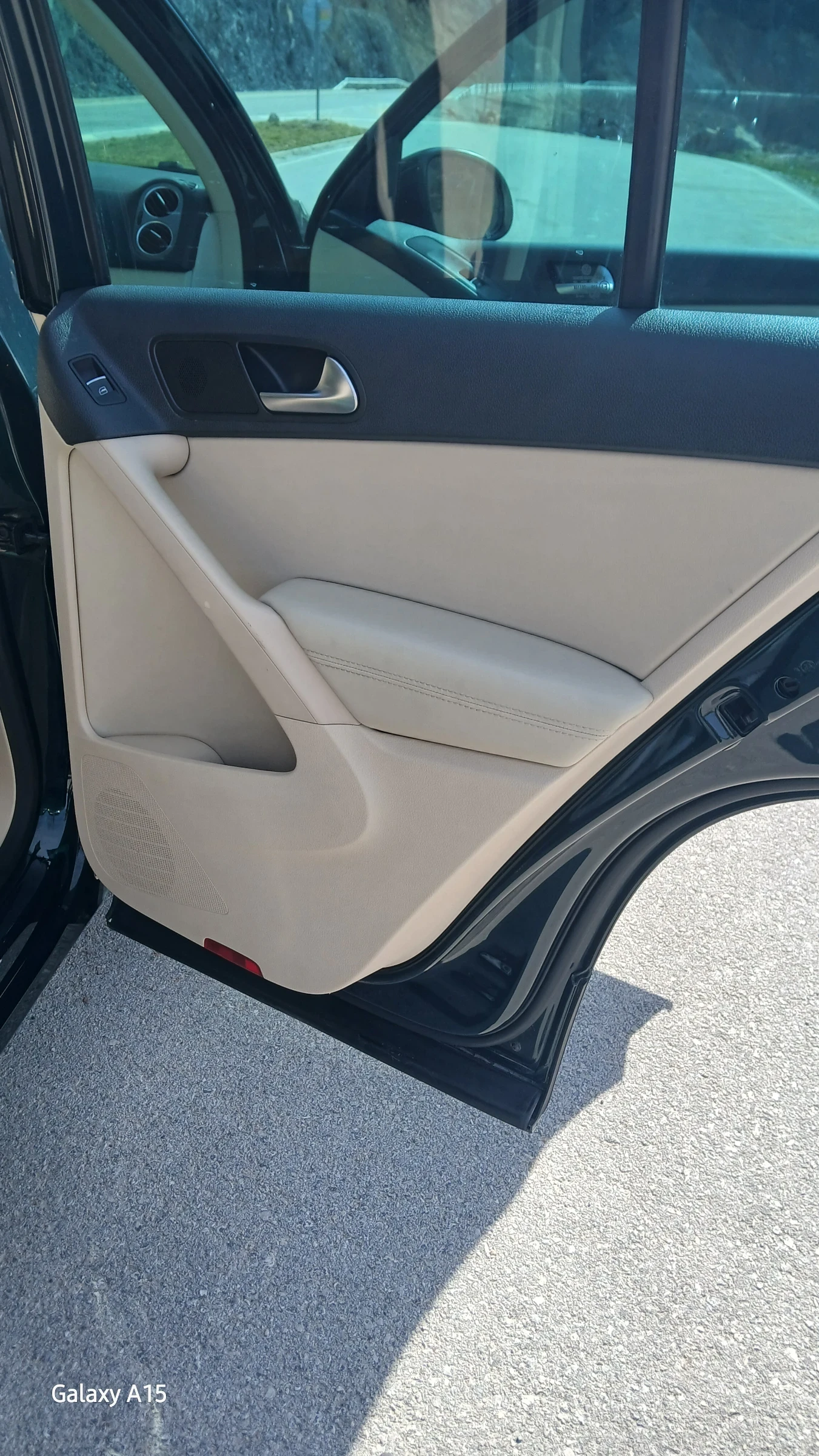 VW Tiguan 2.0TDI 4motion, снимка 11 - Автомобили и джипове - 53777933