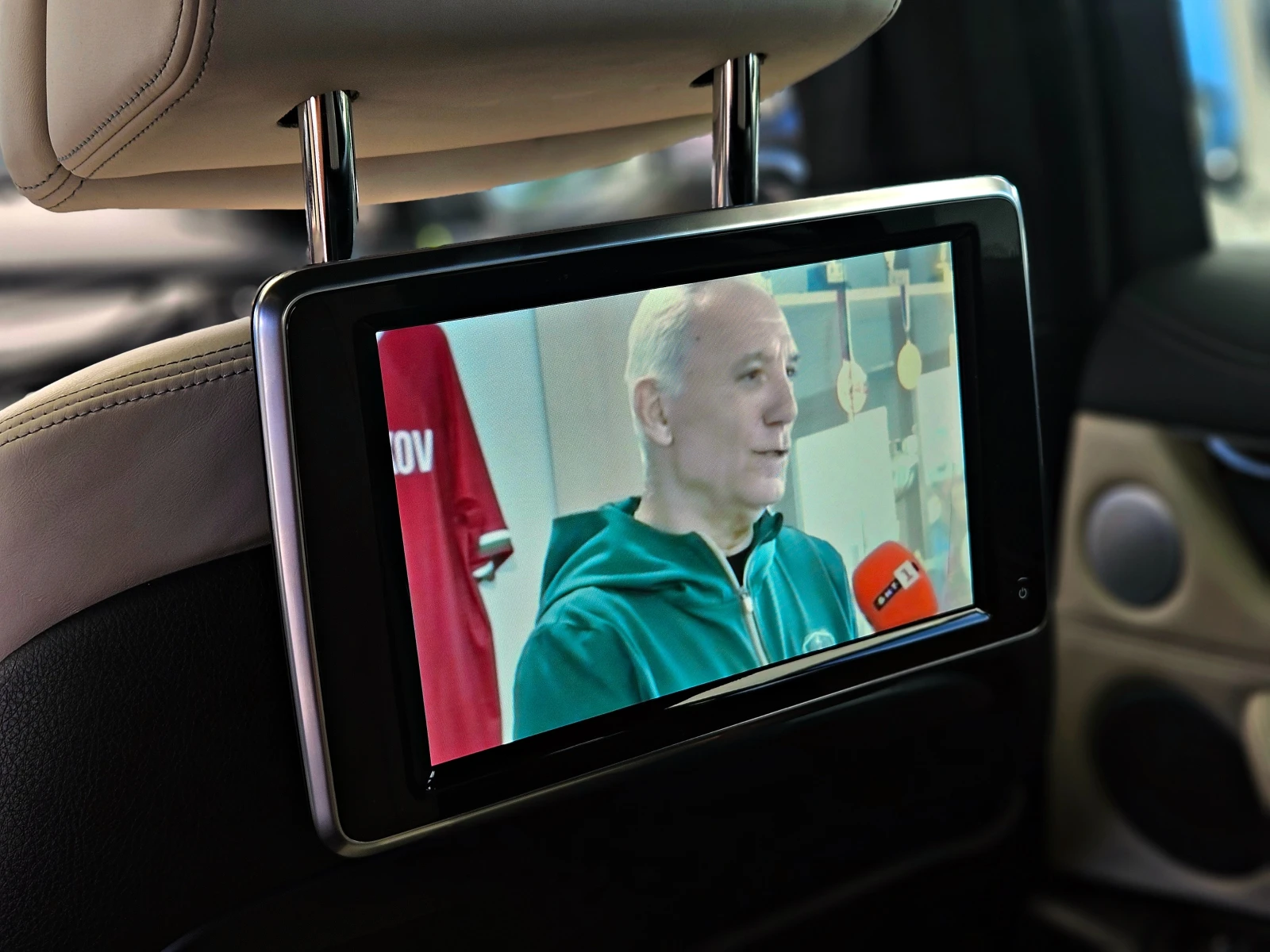 BMW X6 M50D/INDIVIDUAL/TVx3/DISTR/360CAM/HUD/B&O/ОБДУХ/LI, снимка 11 - Автомобили и джипове - 54113743