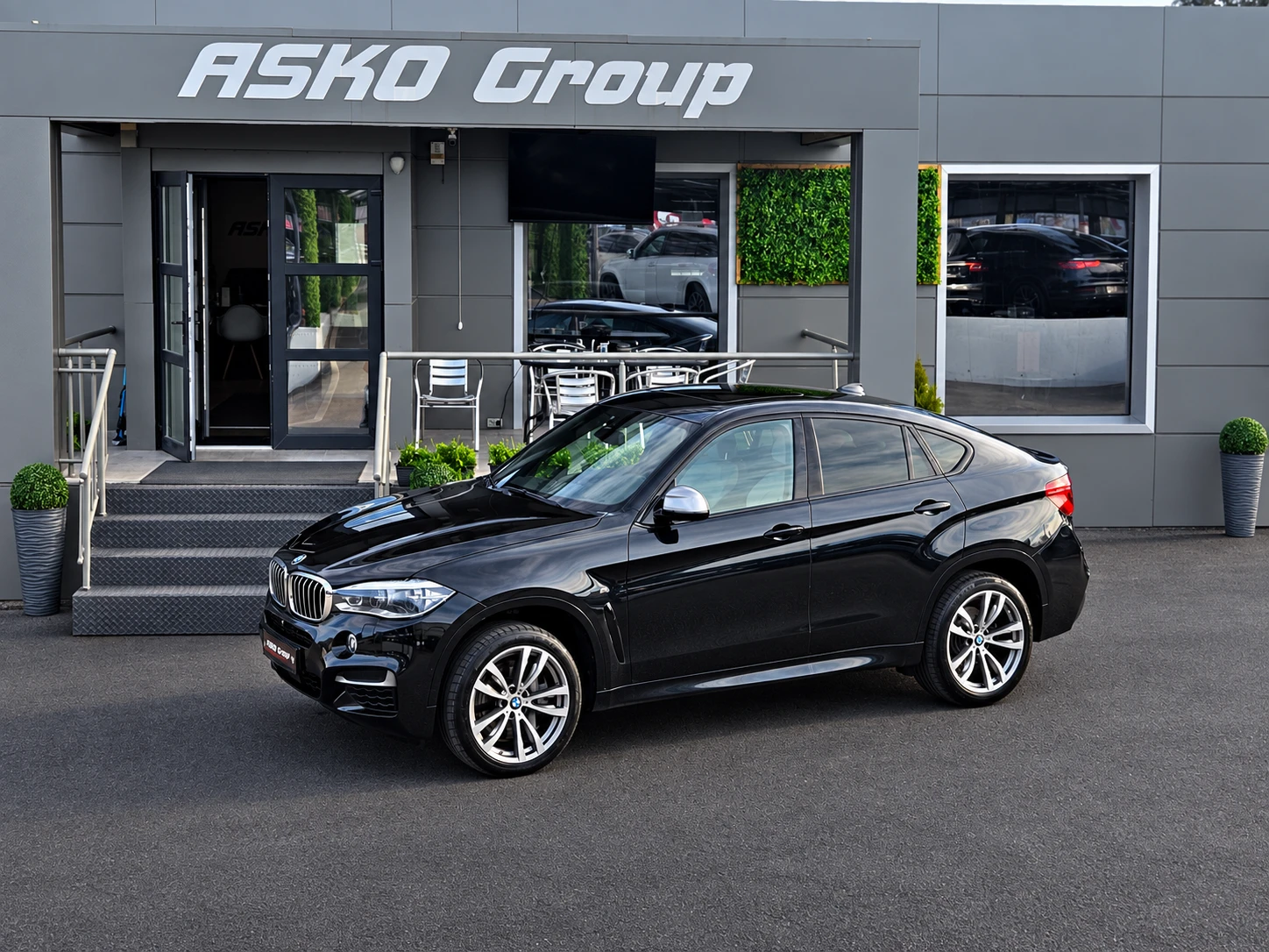 BMW X6 M50D/INDIVIDUAL/TVx3/DISTR/360CAM/HUD/B&O/ОБДУХ/LI, снимка 17 - Автомобили и джипове - 54113743