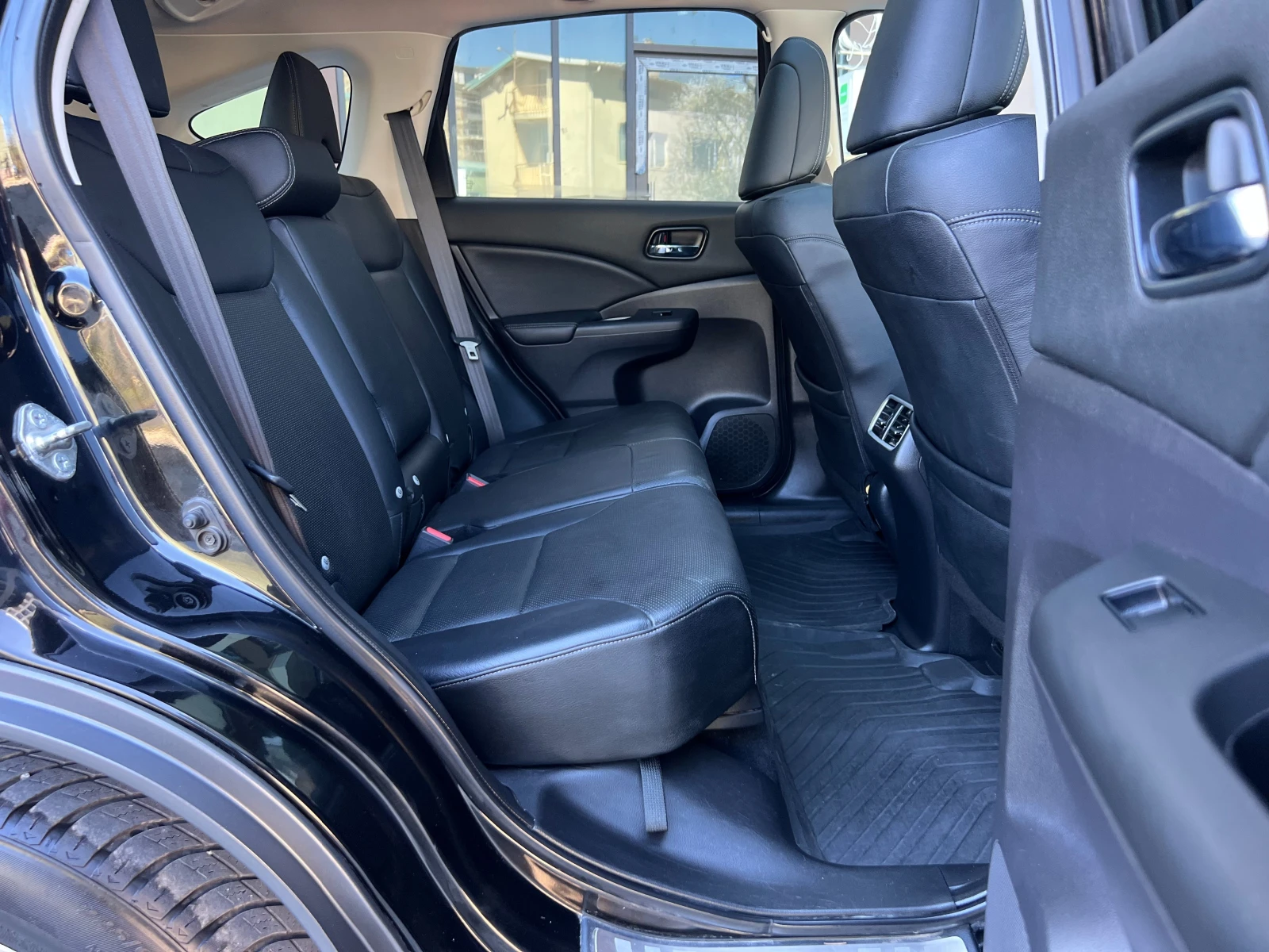 Honda Cr-v 1.6 I-DTEC AWD От БГ Панорама Keyless Go Distronic, снимка 15 - Автомобили и джипове - 54115441