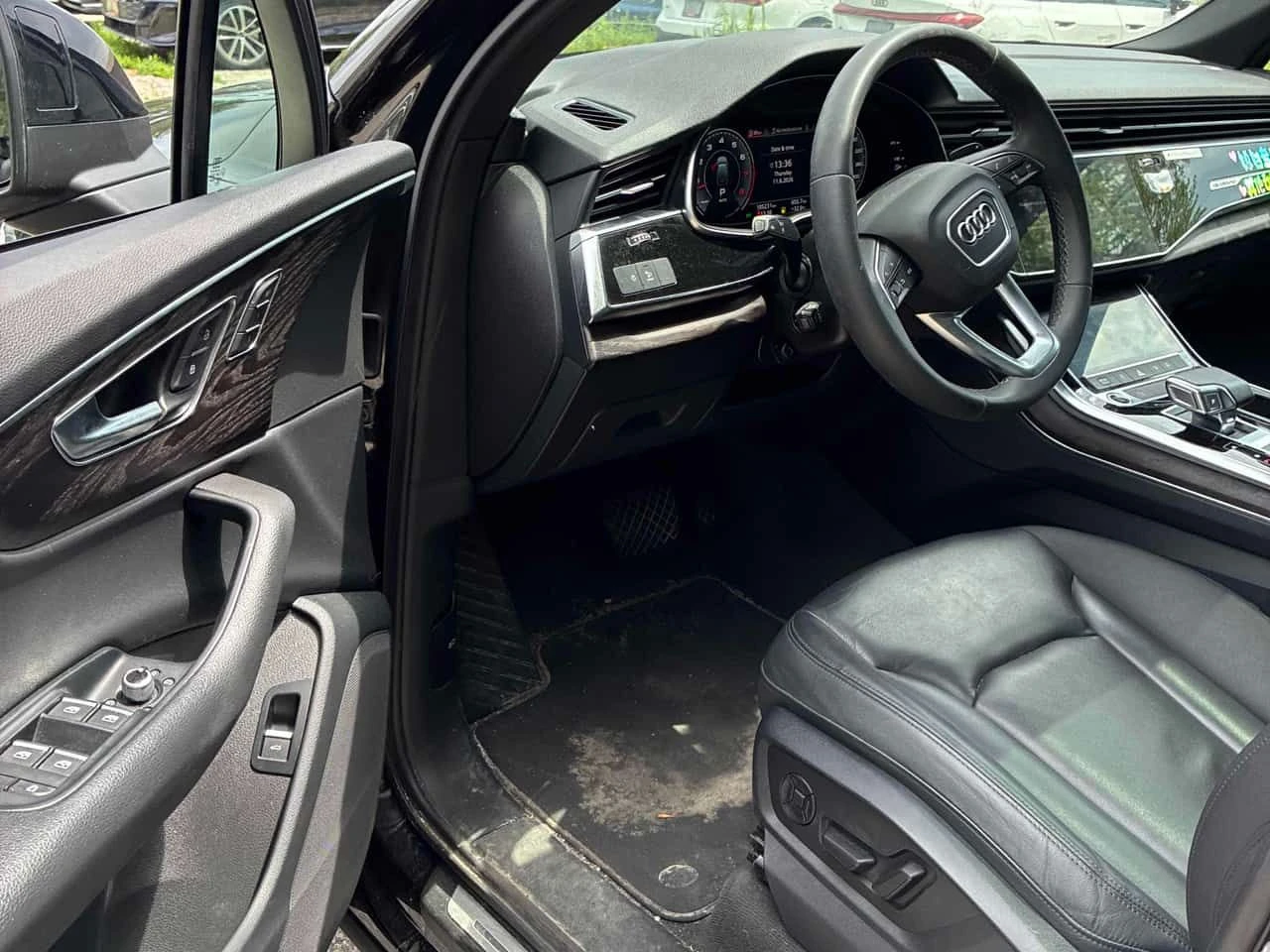 Audi Q7 Komfort /CARFAX/ПРЕДСТАВИТЕЛСТВО НА АУДИ , снимка 5 - Автомобили и джипове - 55156537