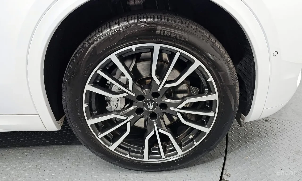 Maserati Grecale GT | 2.0 MHEV | AWD | MATRIX LED | HUD | KEYLESS, снимка 5 - Автомобили и джипове - 55217773